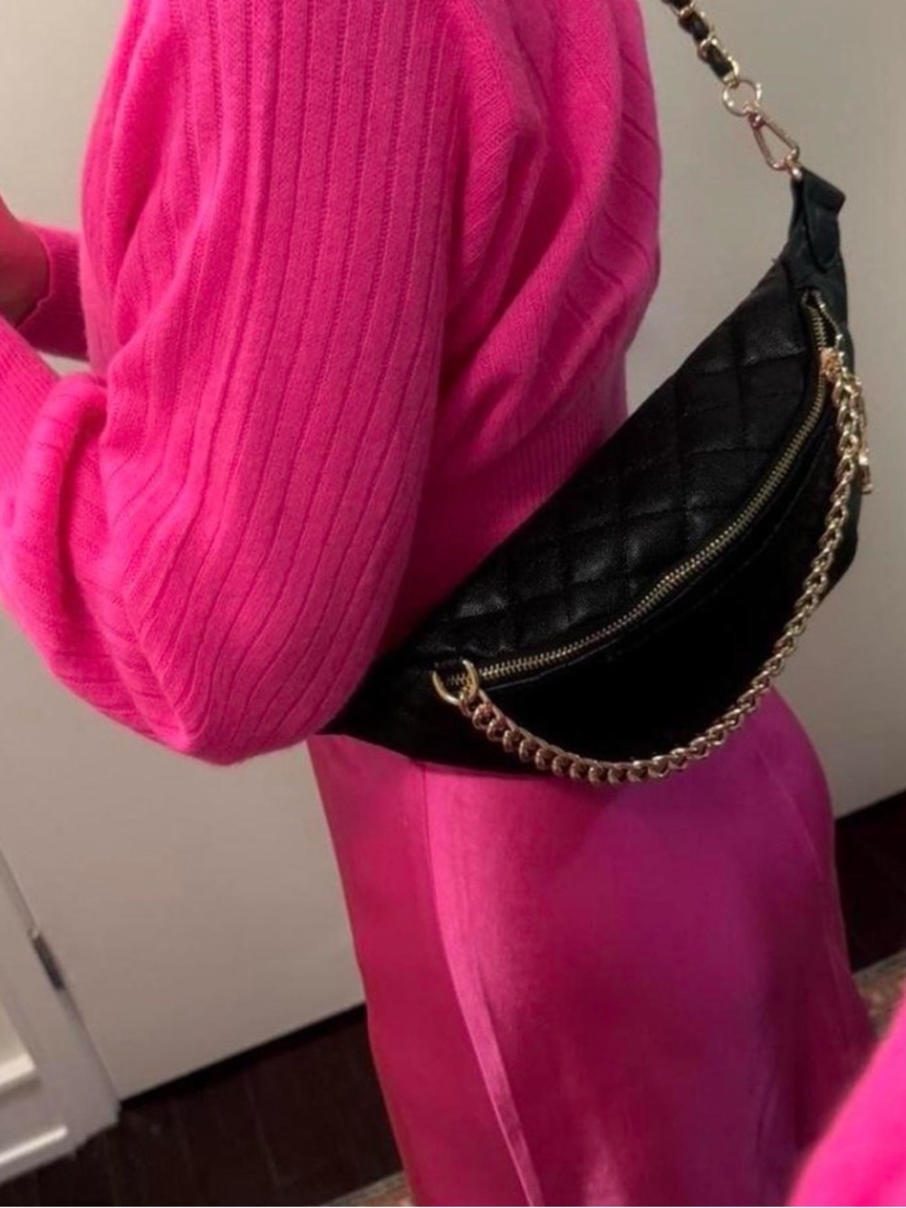 Chanel Black Quilted Leather Crossbody makeup Pouch with Gold Hardware. NWT. - Picture 3 of 7